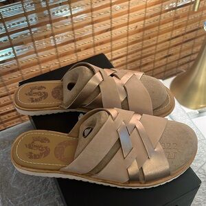 NWB Sorel Ella Slide Sz 7